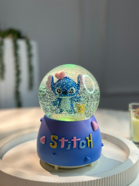 بلورة مضيئة ستيتش مع قلوب