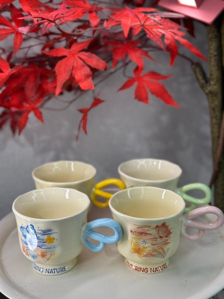 فنجان فراشات