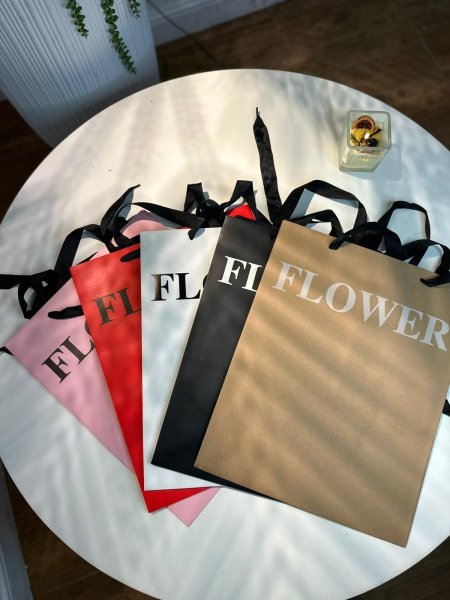 كياس هدايا عريض