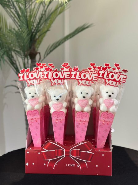 ورد عروق مع دب love (علبه 12 ورده) البيع بالدزينة 