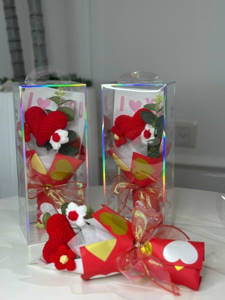 باقة ورد قماش أحمر