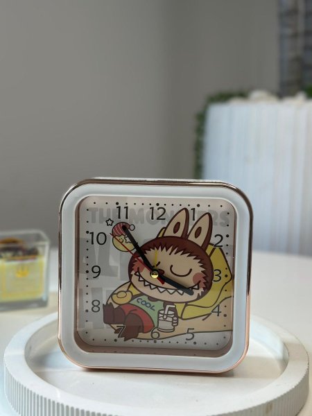 ساعة منبه بلاستيك لابوبو