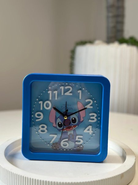 ساعة منبه بلاستيك مربع ستيتش