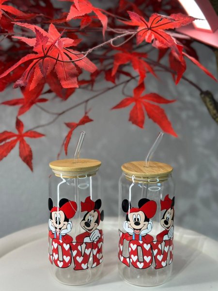 كاسة شفاف مع مصاصة ميكي وميني قلب