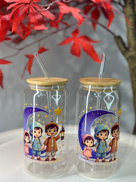 كاسة شفاف مع مصاصة رمضان مع الاولاد