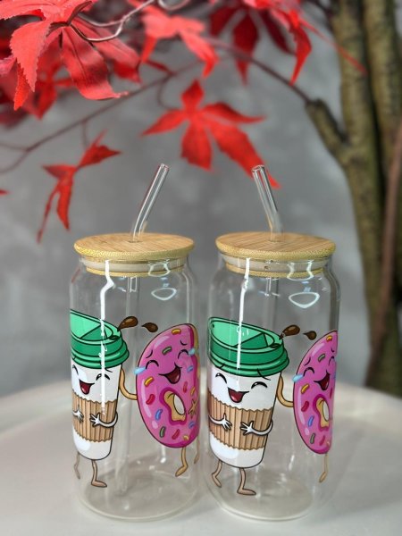 كاسة شفاف مع مصاصة دونتس