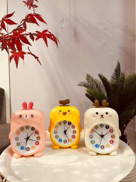 ساعة منبه بلاستيك أرنب