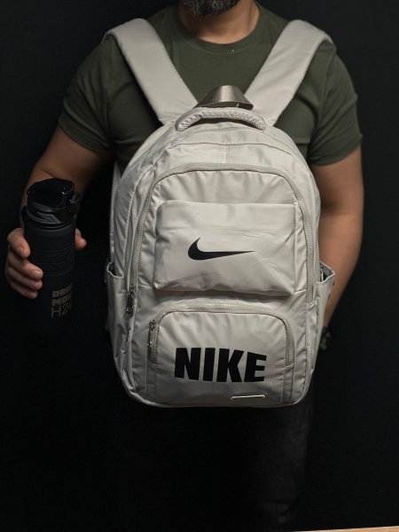 شنط NIKE شباب / صبايا ثقيل (اوف وايت)