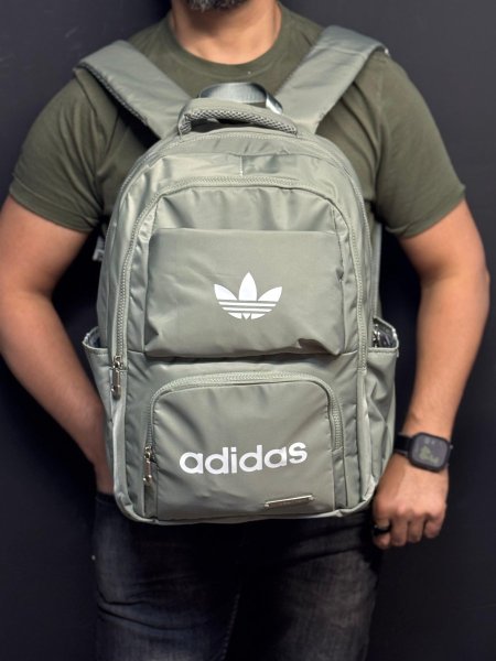 شنط Adidas شباب / صبايا ثقيل (زيتي)