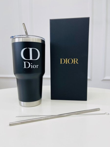 مطرة ثيرموس DIOR / علبة أصليه