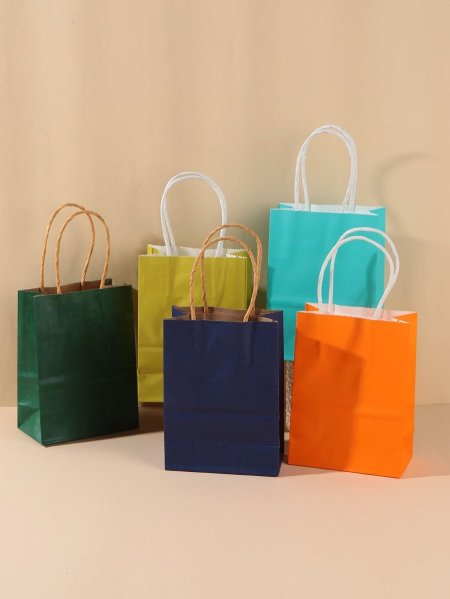كياس هدايا كرتون 24*30 وسط