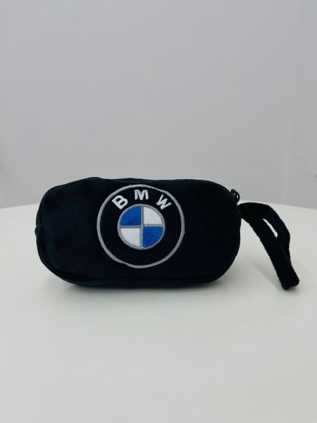 مقلمة / BMW / أسود