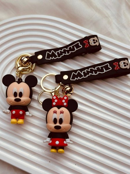 مدالية ميكي وميني