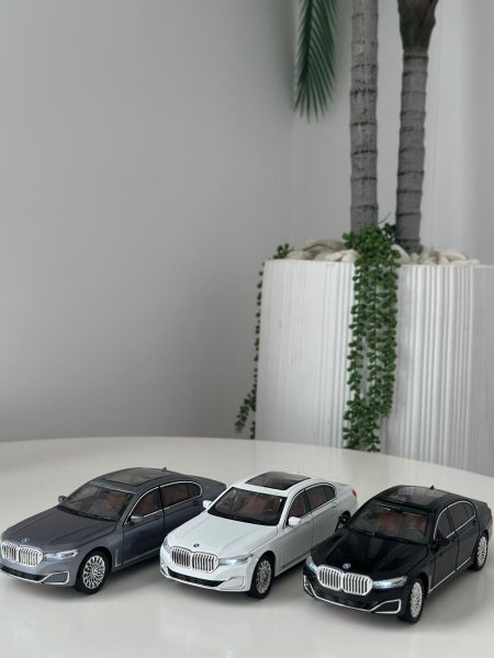 سياره BMW (V12)