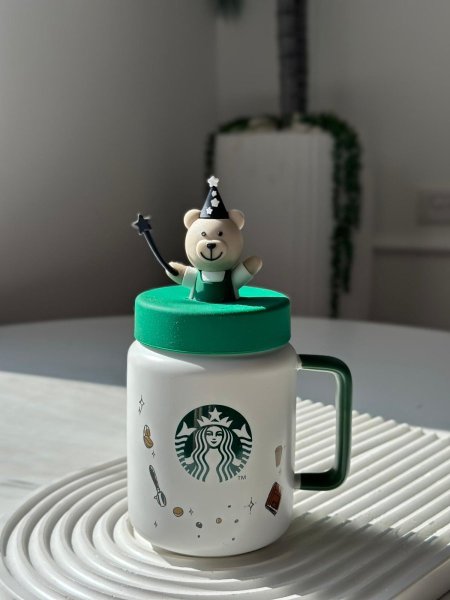 ماج مع لعبه