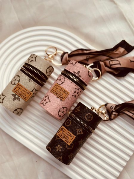 مدالية جزدان LV