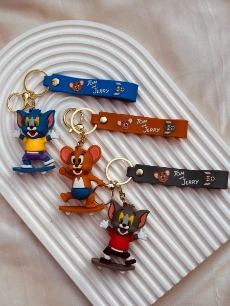 مدالية توم وجيري سكوتر