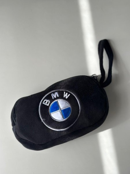 مقلمة / BMW / أسود