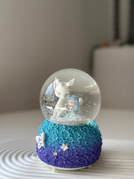 بلورة غزاله وبنت فراشة