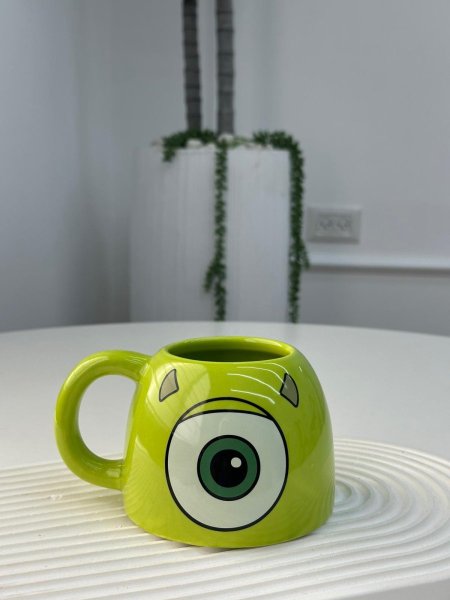 ماج عيون أخضر