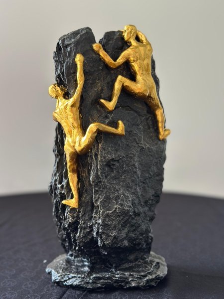 نحف تسلق حجار أسود