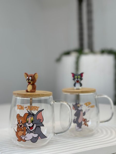 ماج شفاف مع غطاء خشب توم وجيري