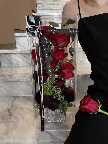 صندوق اكروليك طويل