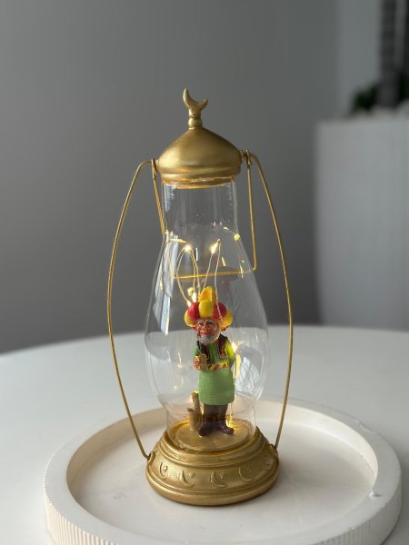 فانوس رمضان مع شخصيات