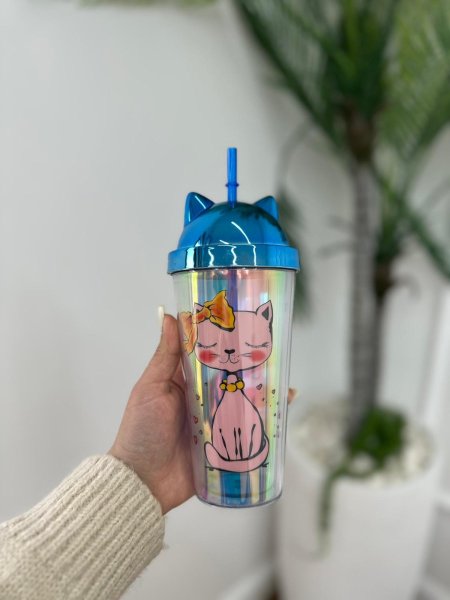 مطرة قطة مع لمعه